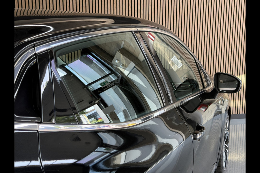 Renault Clio 1.0 TCe 100 pk Intens | Groot Navi | 360 | Stoel & Stuur verwarming | Carplay | 100% Dealer onderhouden!