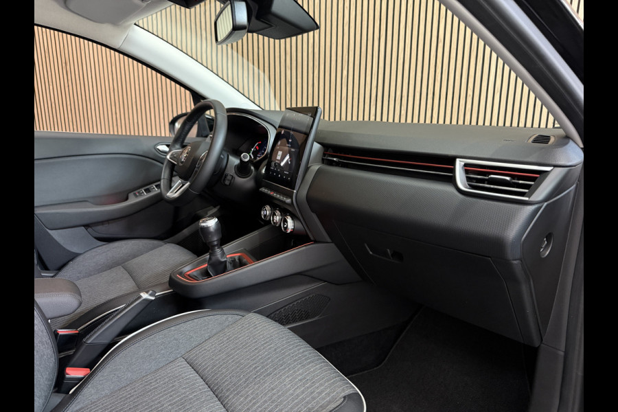 Renault Clio 1.0 TCe 100 pk Intens | Groot Navi | 360 | Stoel & Stuur verwarming | Carplay | 100% Dealer onderhouden!