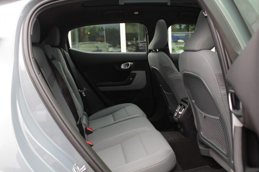 Polestar 2 Long Range Dual Motor Launch Edition 78kWh / Panoramadak / 360Camera / ACC / Virtual Cockpit / Keyless / DAB / Stuurverwarming