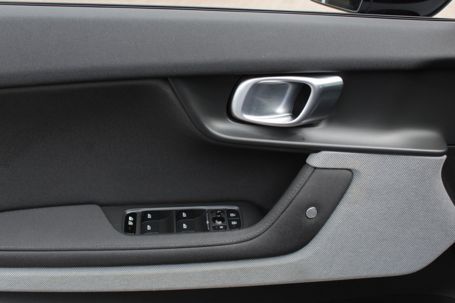 Polestar 2 Long Range Dual Motor Launch Edition 78kWh / Panoramadak / 360Camera / ACC / Virtual Cockpit / Keyless / DAB / Stuurverwarming