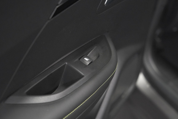 Peugeot 2008 PureTech 130 GT Pack | Leer-Pakket | Dodehoekdetectie | Camera | Navigatie