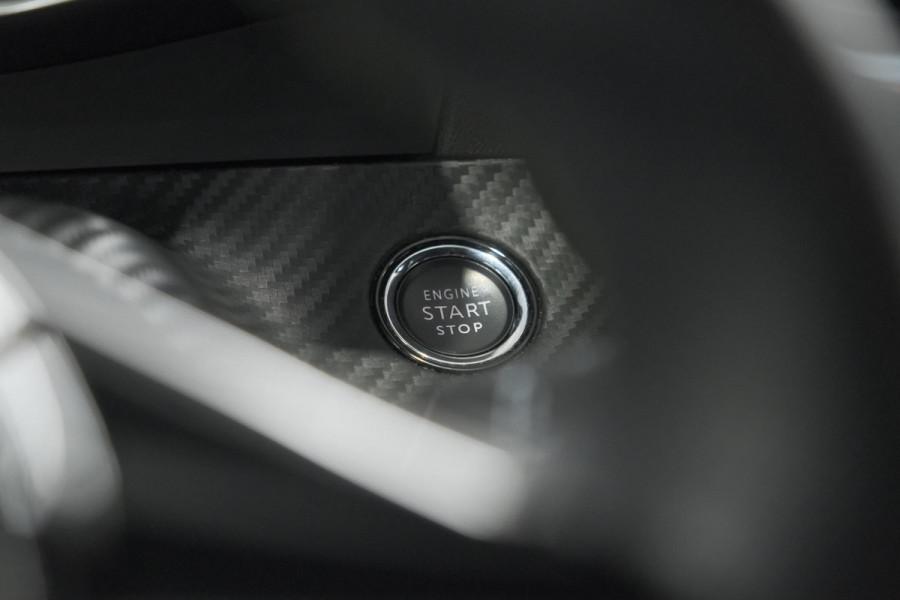 Peugeot 2008 PureTech 130 GT Pack | Leer-Pakket | Dodehoekdetectie | Camera | Navigatie