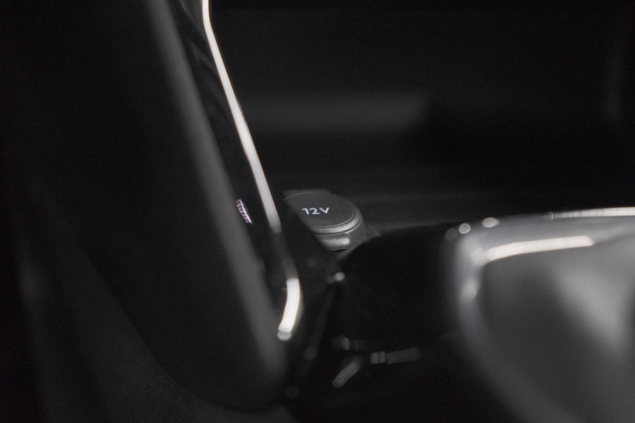 Peugeot 2008 PureTech 130 GT Pack | Leer-Pakket | Dodehoekdetectie | Camera | Navigatie
