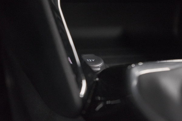 Peugeot 2008 PureTech 130 GT Pack | Leer-Pakket | Dodehoekdetectie | Camera | Navigatie