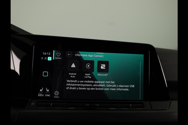 Volkswagen Golf 1.5 eTSI Style 150PK | Automaat (DSG) | Navigatie | Parkeersensoren | Led