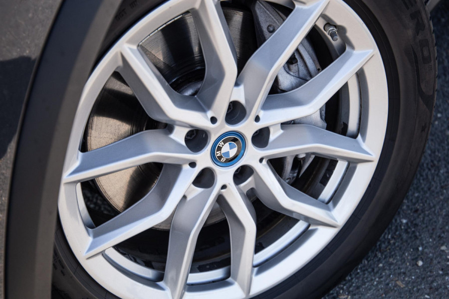 BMW X5 xDrive45e Executive CARPLAY / CAMERA / DEALER ONDERHOUDEN / ZWART LEER / TREKHAAK