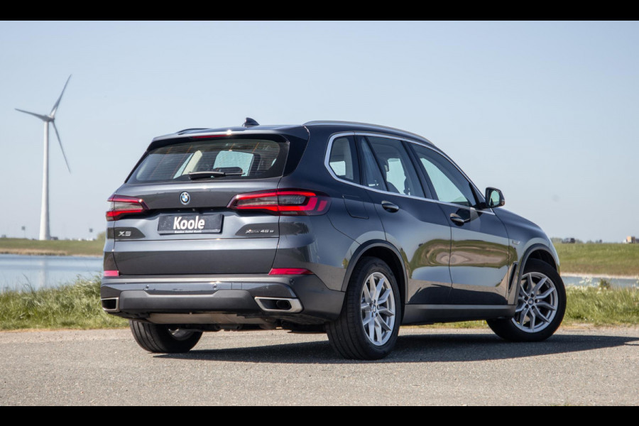 BMW X5 xDrive45e Executive CARPLAY / CAMERA / DEALER ONDERHOUDEN / ZWART LEER / TREKHAAK