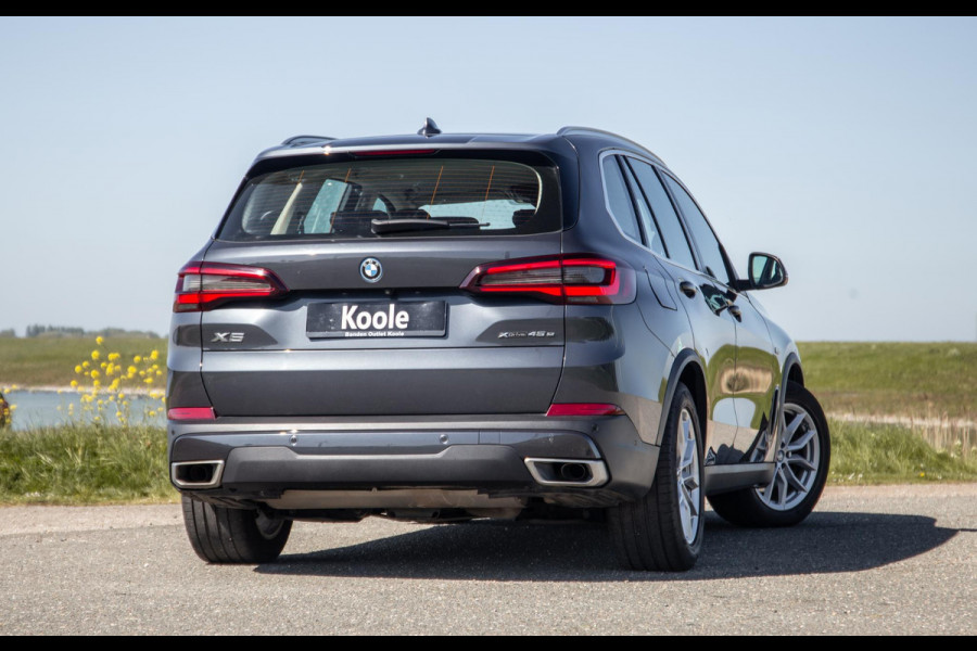 BMW X5 xDrive45e Executive CARPLAY / CAMERA / DEALER ONDERHOUDEN / ZWART LEER / TREKHAAK