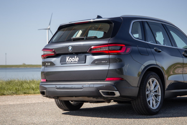 BMW X5 xDrive45e Executive CARPLAY / CAMERA / DEALER ONDERHOUDEN / ZWART LEER / TREKHAAK