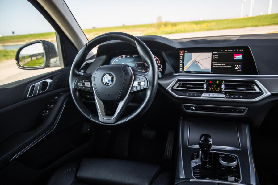 BMW X5 xDrive45e Executive CARPLAY / CAMERA / DEALER ONDERHOUDEN / ZWART LEER / TREKHAAK
