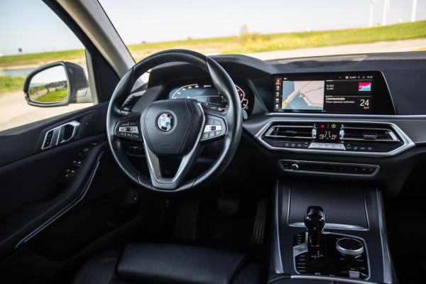 BMW X5 xDrive45e Executive CARPLAY / CAMERA / DEALER ONDERHOUDEN / ZWART LEER / TREKHAAK