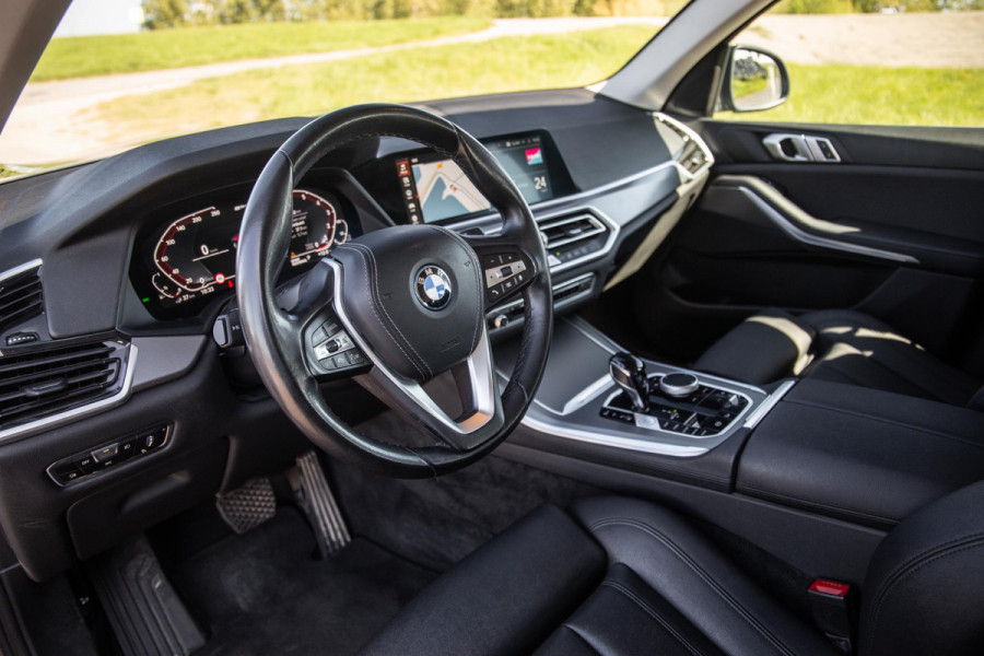 BMW X5 xDrive45e Executive CARPLAY / CAMERA / DEALER ONDERHOUDEN / ZWART LEER / TREKHAAK