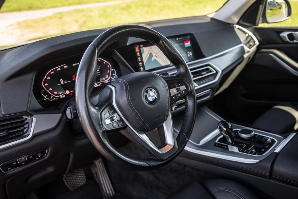 BMW X5 xDrive45e Executive CARPLAY / CAMERA / DEALER ONDERHOUDEN / ZWART LEER / TREKHAAK