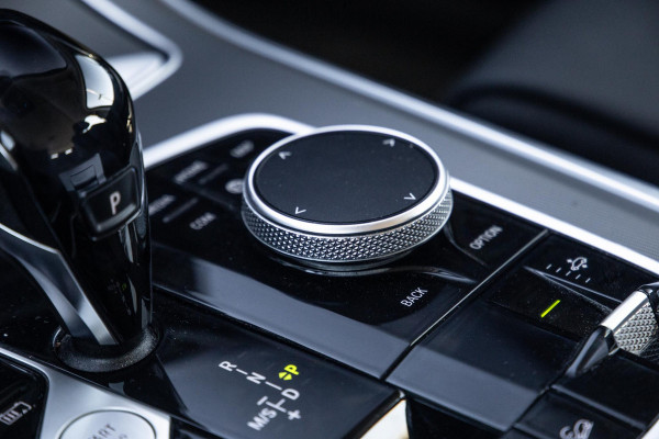 BMW X5 xDrive45e Executive CARPLAY / CAMERA / DEALER ONDERHOUDEN / ZWART LEER / TREKHAAK