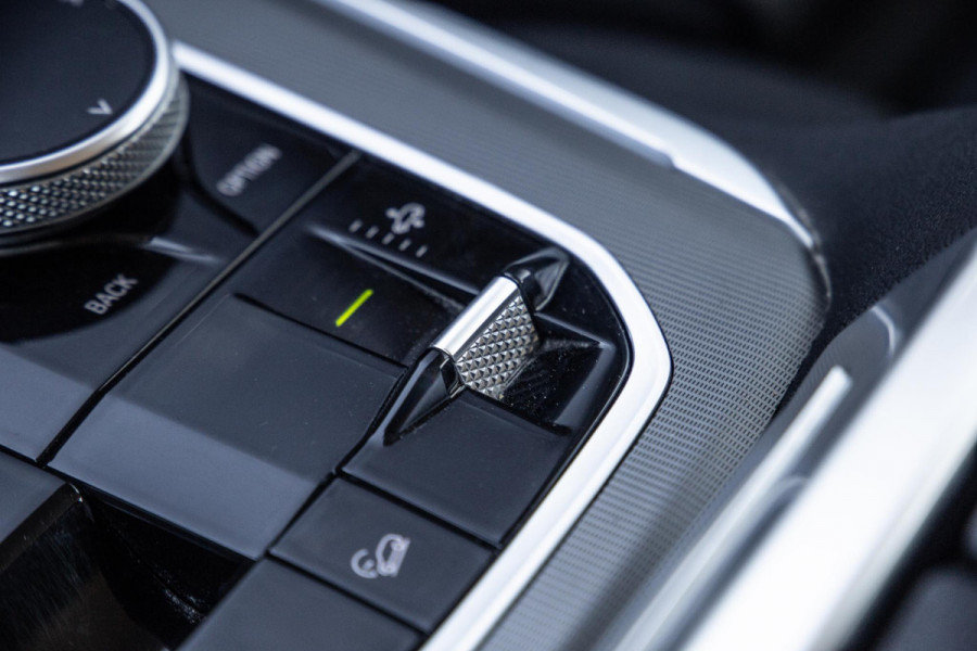 BMW X5 xDrive45e Executive CARPLAY / CAMERA / DEALER ONDERHOUDEN / ZWART LEER / TREKHAAK