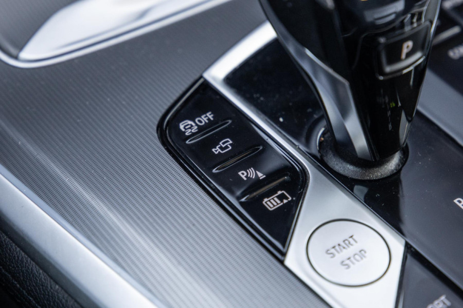BMW X5 xDrive45e Executive CARPLAY / CAMERA / DEALER ONDERHOUDEN / ZWART LEER / TREKHAAK