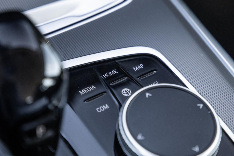 BMW X5 xDrive45e Executive CARPLAY / CAMERA / DEALER ONDERHOUDEN / ZWART LEER / TREKHAAK