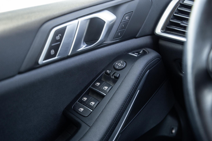 BMW X5 xDrive45e Executive CARPLAY / CAMERA / DEALER ONDERHOUDEN / ZWART LEER / TREKHAAK