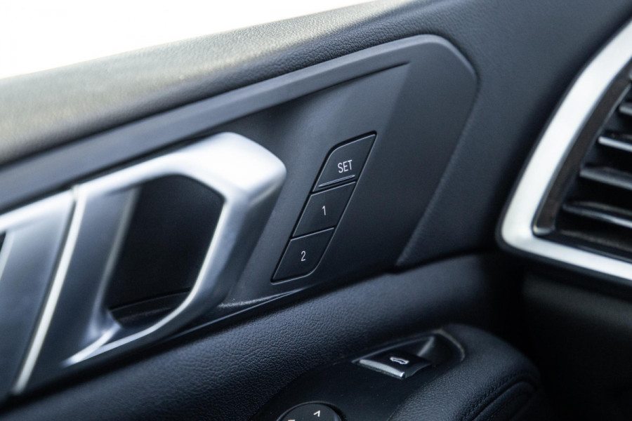 BMW X5 xDrive45e Executive CARPLAY / CAMERA / DEALER ONDERHOUDEN / ZWART LEER / TREKHAAK