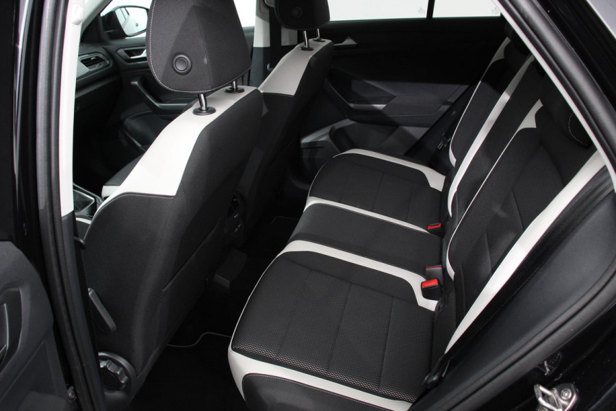 Volkswagen T-Roc 1.5 TSI DSG Sport 150 PK Navigatie Apple Carplay/Android Auto Climate Control Camera Adaptive Cruise Control Electrisch bedienbare achterklep