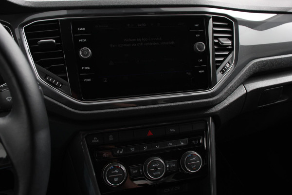 Volkswagen T-Roc 1.5 TSI DSG Sport 150 PK Navigatie Apple Carplay/Android Auto Climate Control Camera Adaptive Cruise Control Electrisch bedienbare achterklep