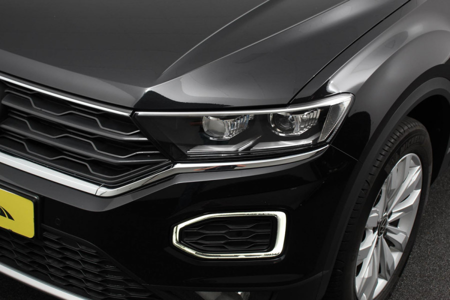 Volkswagen T-Roc 1.5 TSI DSG Sport 150 PK Navigatie Apple Carplay/Android Auto Climate Control Camera Adaptive Cruise Control Electrisch bedienbare achterklep
