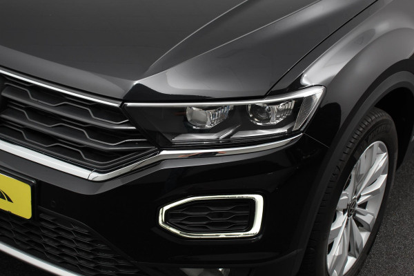 Volkswagen T-Roc 1.5 TSI DSG Sport 150 PK Navigatie Apple Carplay/Android Auto Climate Control Camera Adaptive Cruise Control Electrisch bedienbare achterklep