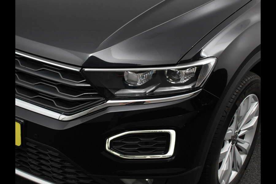 Volkswagen T-Roc 1.5 TSI DSG Sport 150 PK Navigatie Apple Carplay/Android Auto Climate Control Camera Adaptive Cruise Control Electrisch bedienbare achterklep