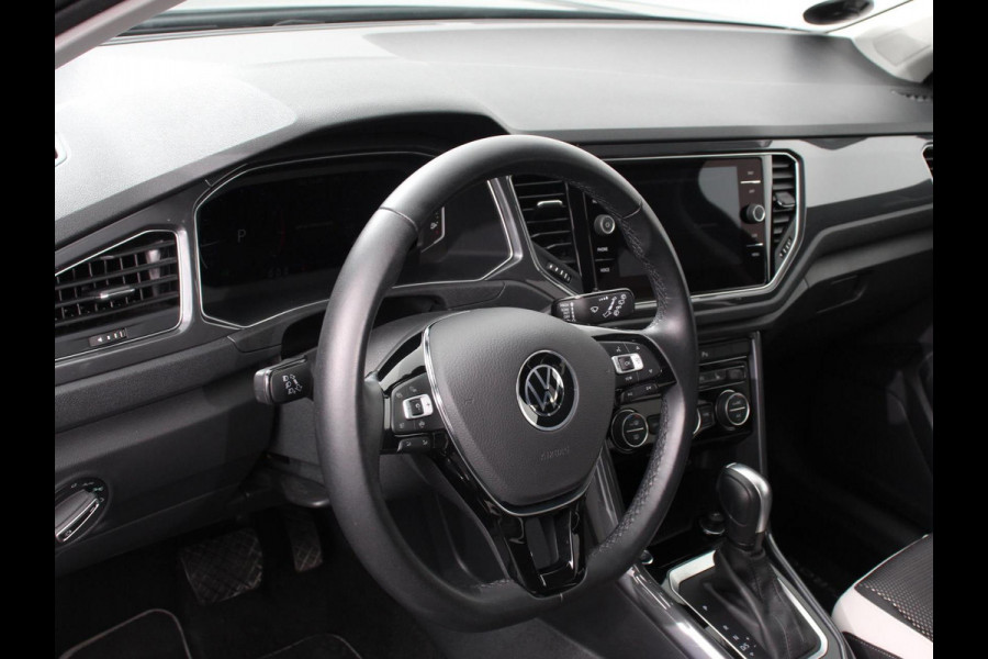 Volkswagen T-Roc 1.5 TSI DSG Sport 150 PK Navigatie Apple Carplay/Android Auto Climate Control Camera Adaptive Cruise Control Electrisch bedienbare achterklep
