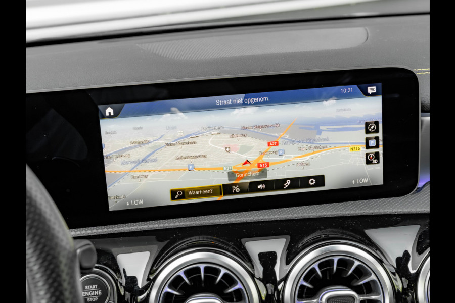 Mercedes-Benz A-Klasse AMG 45 S 4MATIC+ - Pano - Schaalstoelen - Milltek Uitlaat - Distronic