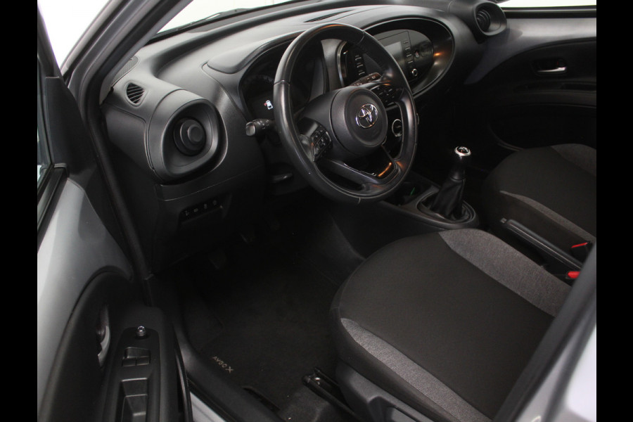 Toyota Aygo X 1.0 VVT-i MT Play AIRCO | CARPLAY | CAMERA | LED | DAB | ADAPCRUISE | BLUETOOTH