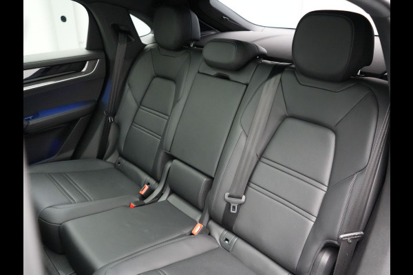 Porsche Cayenne Coupé 3.0 E-Hybrid PHEV | MY 2024 Facelift | Trekhaak Af Fabriek | Panodak | Luchtvering | Sportuitlaat | PDLS+ | Sport Chrono | InnoDrive Adaptive Cruise | SportDesign | Head up | Soft Close | 22"L.M | 360 Camera | Plug In Hybrid |