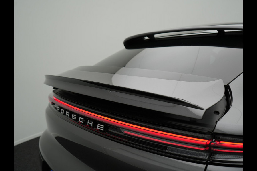 Porsche Cayenne Coupé 3.0 E-Hybrid PHEV | MY 2024 Facelift | Trekhaak Af Fabriek | Panodak | Luchtvering | Sportuitlaat | PDLS+ | Sport Chrono | InnoDrive Adaptive Cruise | SportDesign | Head up | Soft Close | 22"L.M | 360 Camera | Plug In Hybrid |