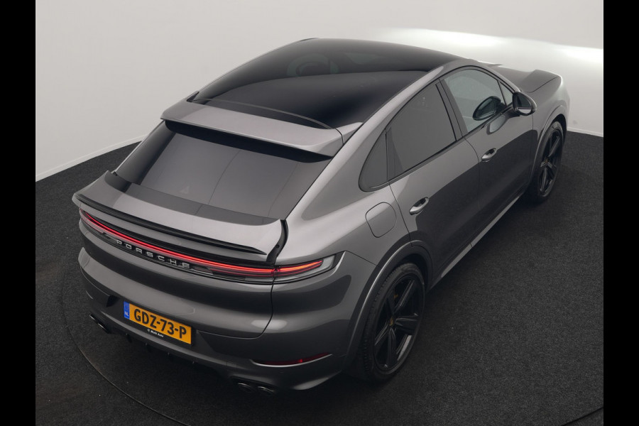 Porsche Cayenne Coupé 3.0 E-Hybrid PHEV | MY 2024 Facelift | Trekhaak Af Fabriek | Panodak | Luchtvering | Sportuitlaat | PDLS+ | Sport Chrono | InnoDrive Adaptive Cruise | SportDesign | Head up | Soft Close | 22"L.M | 360 Camera | Plug In Hybrid |