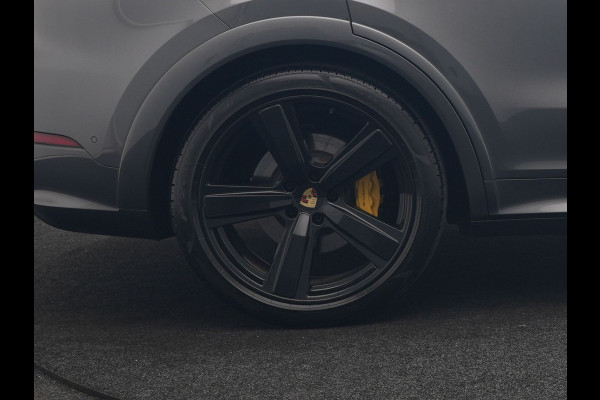 Porsche Cayenne Coupé 3.0 E-Hybrid PHEV | MY 2024 Facelift | Trekhaak Af Fabriek | Panodak | Luchtvering | Sportuitlaat | PDLS+ | Sport Chrono | InnoDrive Adaptive Cruise | SportDesign | Head up | Soft Close | 22"L.M | 360 Camera | Plug In Hybrid |