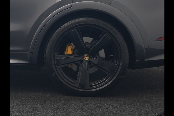 Porsche Cayenne Coupé 3.0 E-Hybrid PHEV | MY 2024 Facelift | Trekhaak Af Fabriek | Panodak | Luchtvering | Sportuitlaat | PDLS+ | Sport Chrono | InnoDrive Adaptive Cruise | SportDesign | Head up | Soft Close | 22"L.M | 360 Camera | Plug In Hybrid |