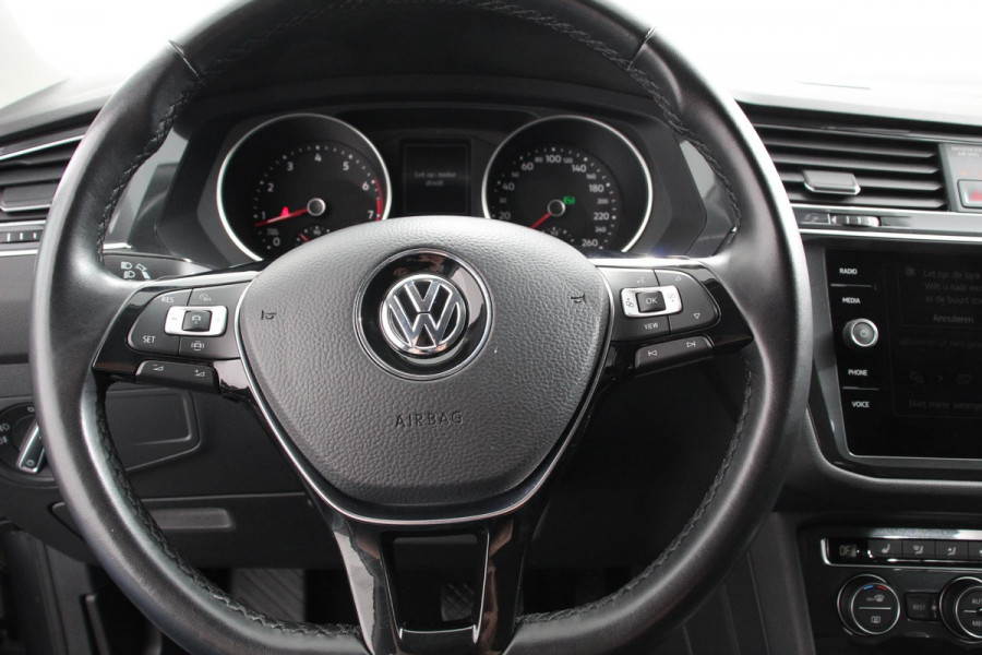 Volkswagen Tiguan Allspace 1.5 TSI 150pk DSG HighLine 7p. Navigatie Climate Control Lichtmetalen velgen Electrische Achterklep DAB Led Stoelverwarming