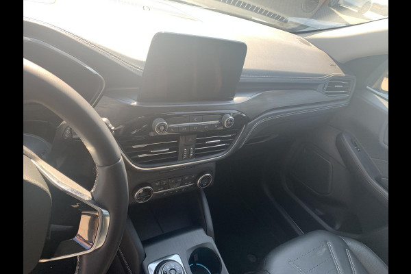 Ford Kuga 2.5 FHEV Vignale | Trekhaak elektrisch uitklapbaar | Panoramadak | Adaptive cruise control | Head up display | 19 inch | Winter Pack