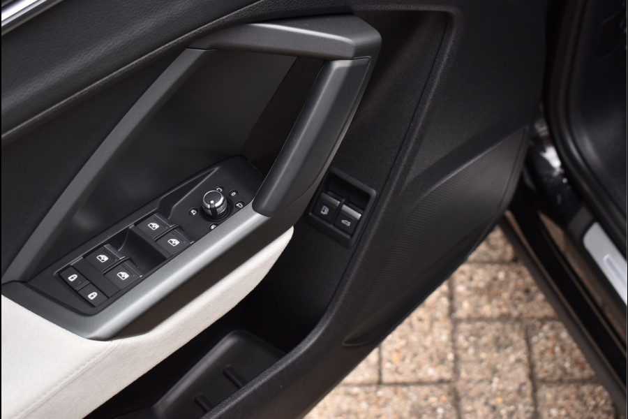 Audi Q3 Sportback 45 TFSI e S-Line 245 Pk Pano Vol Leder Matrix ACC Keyless 360 Camera Sfeer 20 Inch