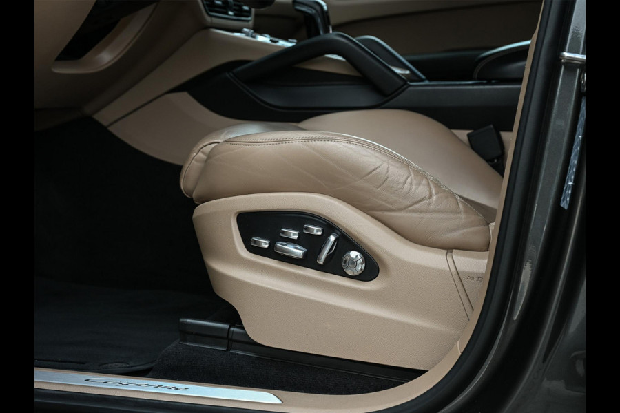 Porsche Cayenne 3.0 E-Hybrid NL-Auto | Dealeronderhouden | Panoramadak | 18 Wegs Memory Seats | Bose | 360 Camera | HUD | Achterasbesturing | Sport Chrono | Luchtvering | Soft Close | Ambiance Interieur |