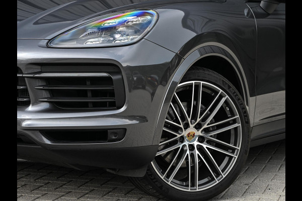 Porsche Cayenne 3.0 E-Hybrid NL-Auto | Dealeronderhouden | Panoramadak | 18 Wegs Memory Seats | Bose | 360 Camera | HUD | Achterasbesturing | Sport Chrono | Luchtvering | Soft Close | Ambiance Interieur |