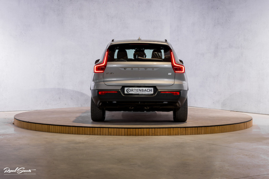 Volvo XC40 Recharge Ultimate 70 kWh | Panorama dak | Harman Kardon | Adaptieve cruise | Memory | Blis |