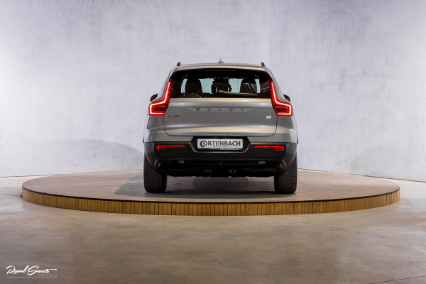 Volvo XC40 Recharge Ultimate 70 kWh | Panorama dak | Harman Kardon | Adaptieve cruise | Memory | Blis |