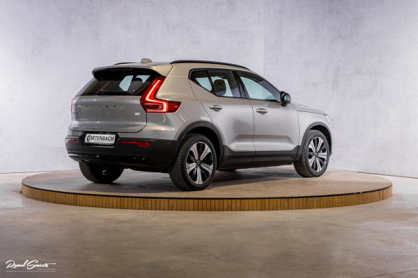 Volvo XC40 Recharge Ultimate 70 kWh | Panorama dak | Harman Kardon | Adaptieve cruise | Memory | Blis |