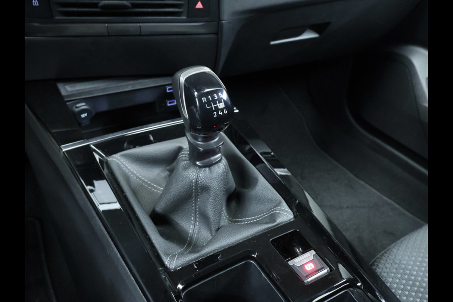 Opel Astra 1.2 Edition Sport (APPLE CARPLAY,NAVI,DIGITAL COCKPIT,PDC,CLIMATE,CRUISE,LED,SPORTSTOELEN,LM VELGEN,NETTE STAAT)