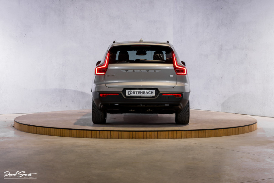 Volvo XC40 Single Motor Extended Range Plus 82 kWh | Adaptieve cruise | Blis | Full LED |
