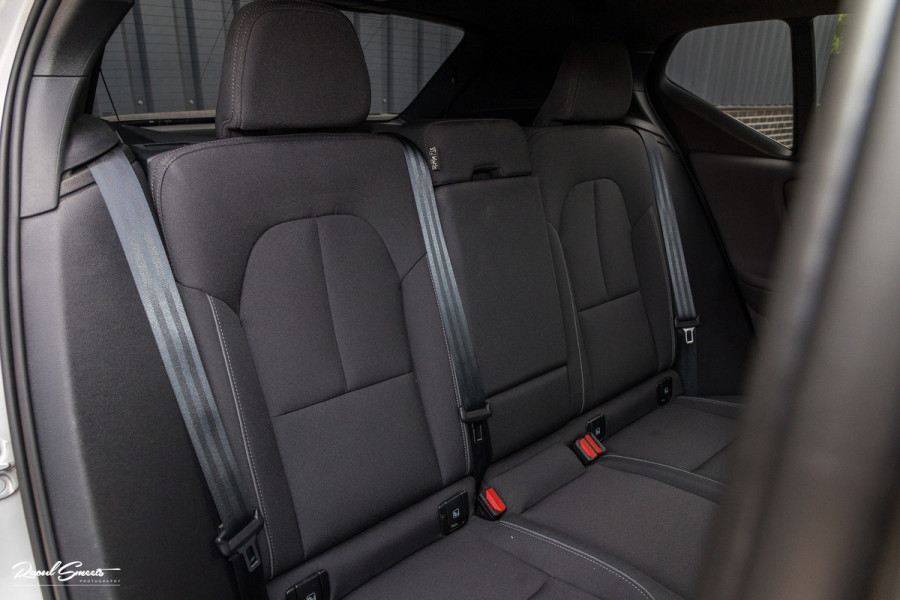 Volvo XC40 Single Motor Extended Range Plus 82 kWh | Adaptieve cruise | Blis | Full LED |