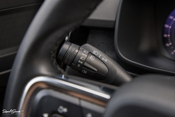 Volvo XC40 Single Motor Extended Range Plus 82 kWh | Adaptieve cruise | Blis | Full LED |