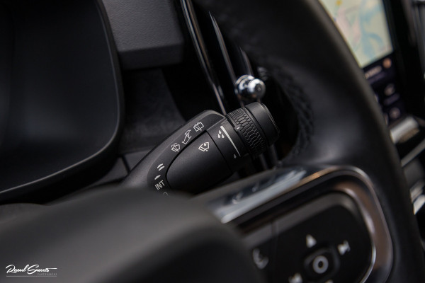 Volvo XC40 Single Motor Extended Range Plus 82 kWh | Adaptieve cruise | Blis | Full LED |