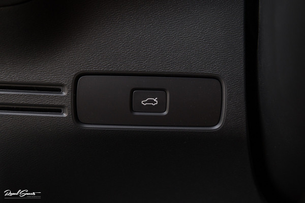 Volvo XC40 Single Motor Extended Range Plus 82 kWh | Adaptieve cruise | Blis | Full LED |